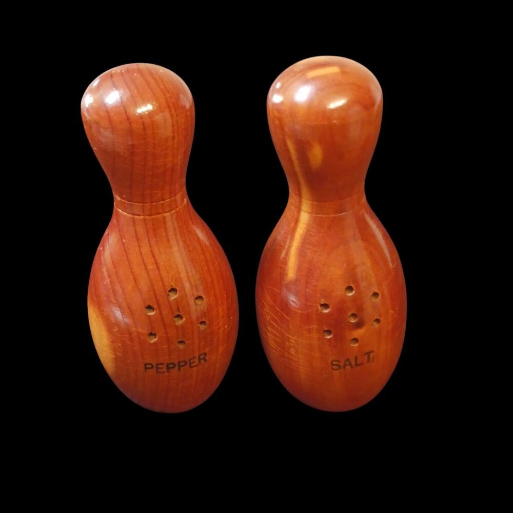 Vtg 50s Yellowstone National Park Bowling Pin S&P Shakers | Wooden Souvenir Set